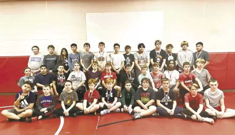 Duncan Middle School Wrestling opens new season with huge numbers | News