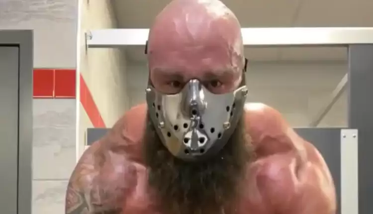 New video of Braun Strowman looking shredded with his new look