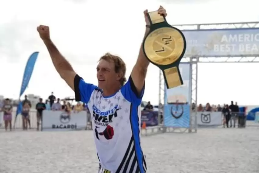 Doug Flutie wins the WWE 24/7 Championship