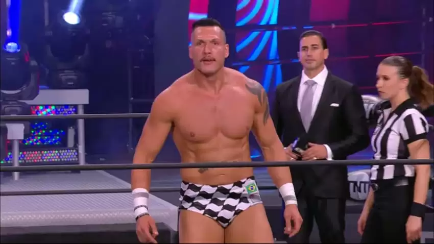 Cezar Bononi asks fans for help with his wife